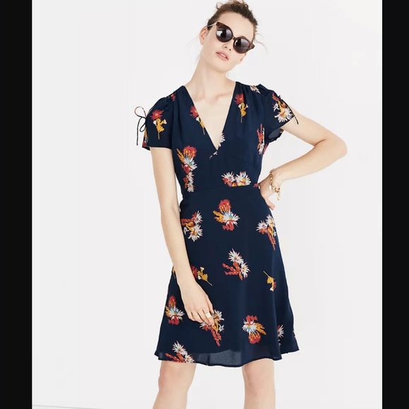 Madewell Dresses & Skirts - Madewell Silk Poppy Dress in Cactus Flower